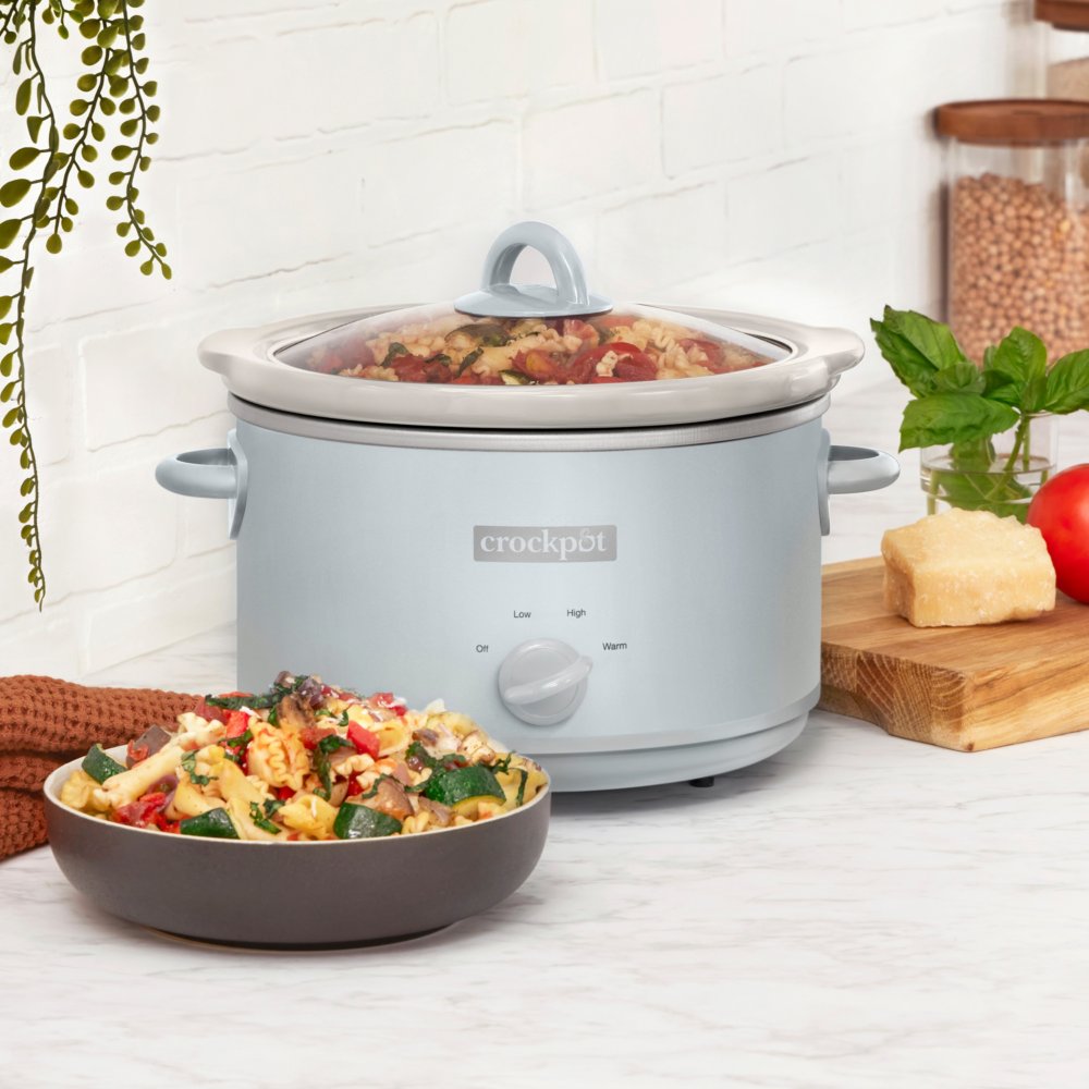 crock-pot-manual-design-series-4-5-quart-slow-cooker-macaroon-blue-c3 DC-39109-Crockpot_2022FallDesigns-Macaron-ATF04-nogfx